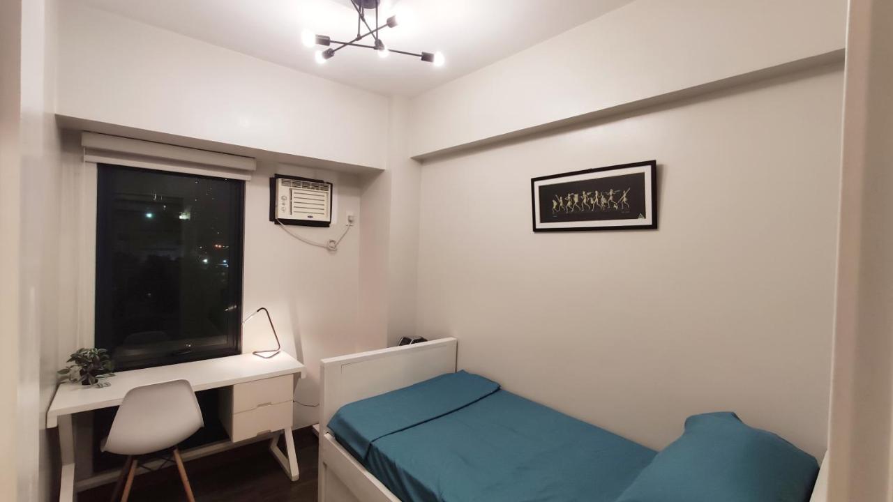 Resort Living Condominium Unit In Metro Manille Extérieur photo