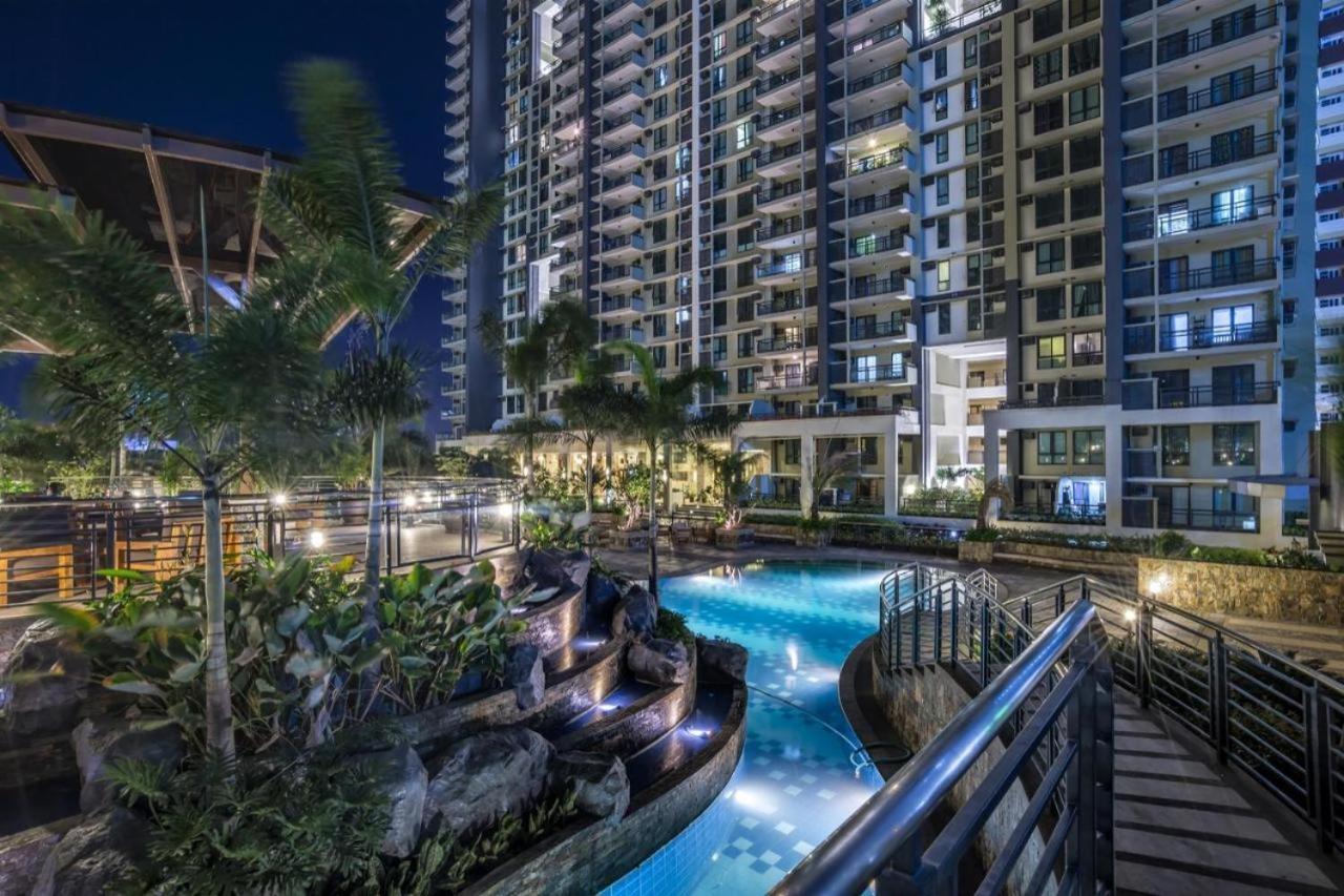 Resort Living Condominium Unit In Metro Manille Extérieur photo